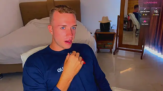 Snapshot of tommy_cumfinger chatting on 11.01.25 tommy cumfinger online show from 11.01.25