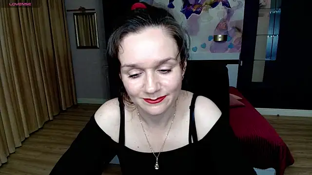 Snapshot of AriaGray chatting on 05.17.26 AriaGray online show from 05.17.26