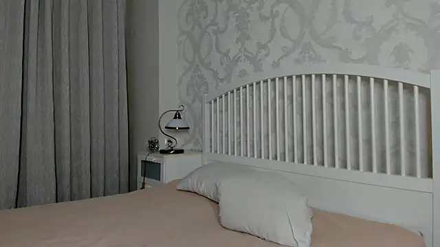 Eva  Lewis online show from 05.02.26