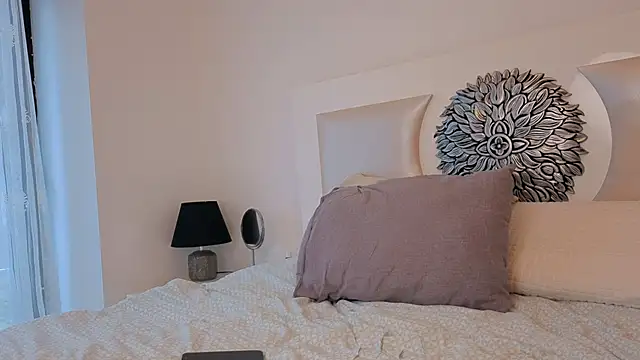 Snapshot of my_lina chatting on 12.28.24 my lina online show from 12.28.24