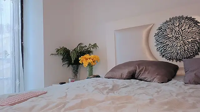 Snapshot of my_lina chatting on 03.06.25 my lina online show from 03.06.25