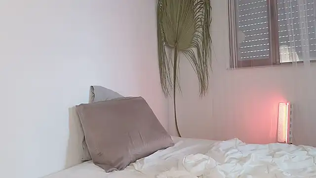 Snapshot of my_lina chatting on 11.03.25 my lina online show from 11.03.25