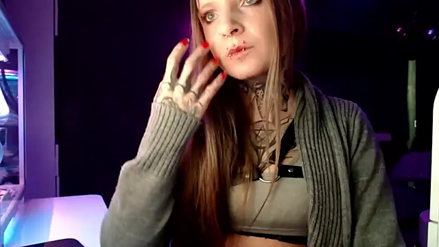 Snapshot of InesGold chatting on 02.08.25 InesGold online show from 02.08.25