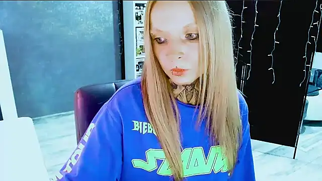 Snapshot of InesGold chatting on 09.16.25 InesGold online show from 09.16.25