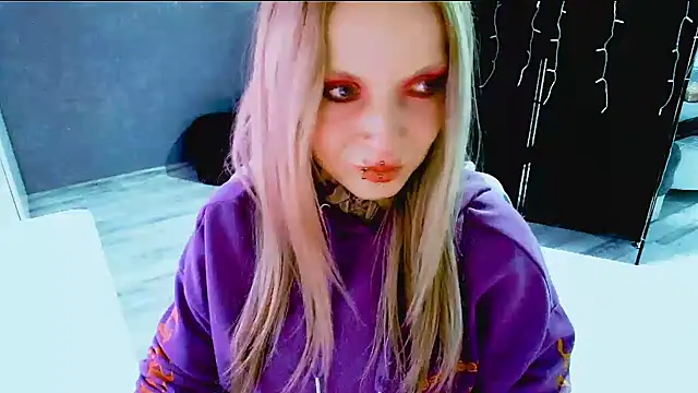 Snapshot of InesGold chatting on 10.01.25 InesGold online show from 10.01.25