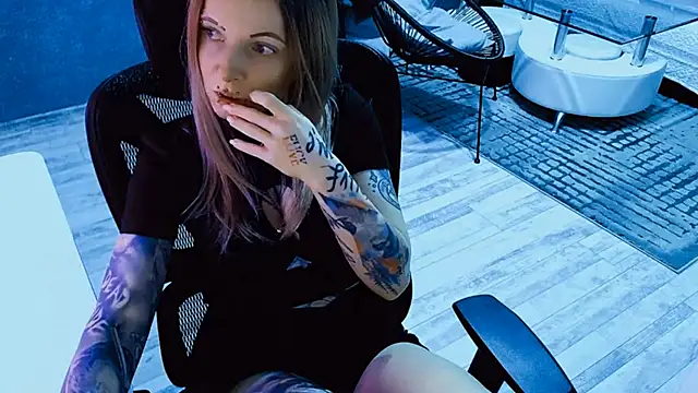 Snapshot of InesGold chatting on 04.08.26 InesGold online show from 04.08.26