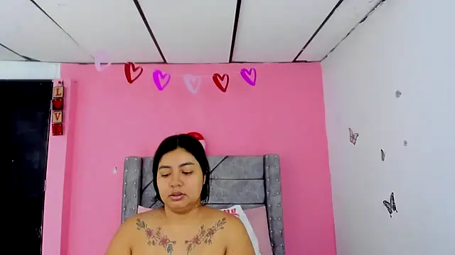 Snapshot of LaylaHolmes chatting on 04.20.26 LaylaHolmes online show from 04.20.26