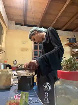 Snapshot of sammoura01 chatting on 09.15.25 sammoura01 online show from 09.15.25