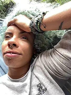 Snapshot of sammoura01 chatting on 09.26.25 sammoura01 online show from 09.26.25