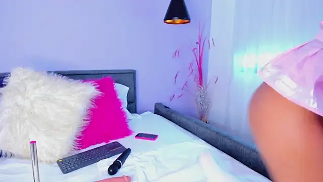 Hanna Stanx online show from 02.19.25