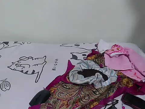 Snapshot of queen_sheeya chatting on 11.21.25 queen sheeya online show from 11.21.25