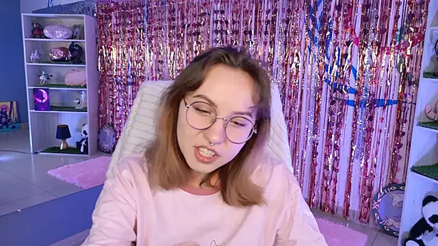 Snapshot of JasmineMilko chatting on 03.09.26 JasmineMilko online show from 03.09.26