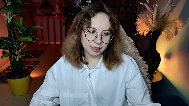 Snapshot of JasmineMilko chatting on 04.04.26 JasmineMilko online show from 04.04.26