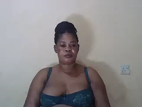 Snapshot of ANALQUEEN4 chatting on 02.15.25 ANALQUEEN4 online show from 02.15.25