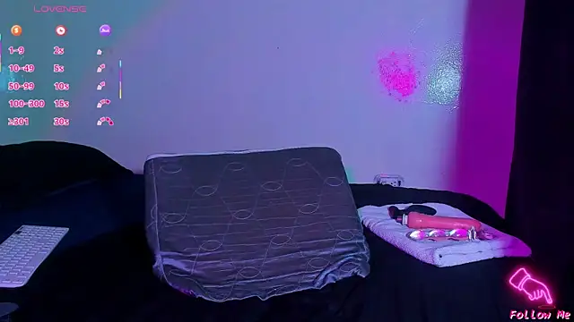 Piggy Eddy online show from 03.06.26