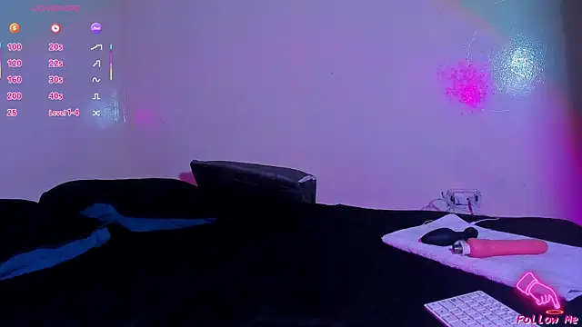 Piggy Eddy online show from 04.17.26