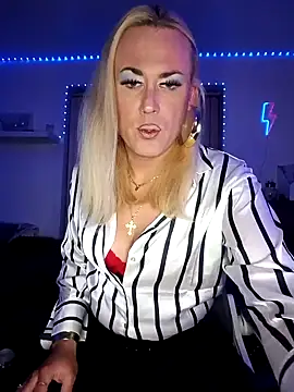 Snapshot of Connie_Pepper chatting on 02.20.25 Connie Pepper online show from 02.20.25