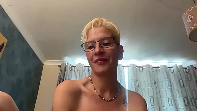 Snapshot of JennyHazel1 chatting on 07.20.26 JennyHazel1 online show from 07.20.26