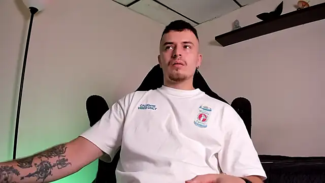 james connor2 online show from 02.04.26