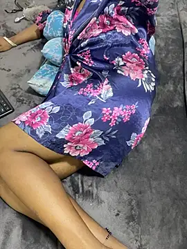 Snapshot of NethuQueen chatting on 02.18.25 NethuQueen online show from 02.18.25