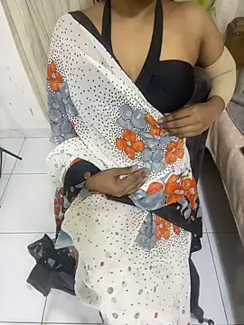 Snapshot of NethuQueen chatting on 02.26.25 NethuQueen online show from 02.26.25