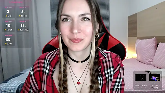 Snapshot of Naughty_Annn chatting on 12.01.25 Naughty Annn online show from 12.01.25