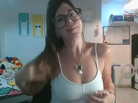 Snapshot of Calentandote chatting on 04.03.26 Calentandote online show from 04.03.26