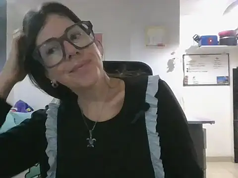 Snapshot of Calentandote chatting on 05.25.26 Calentandote online show from 05.25.26