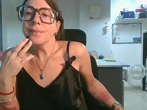 Snapshot of Calentandote chatting on 06.12.26 Calentandote online show from 06.12.26