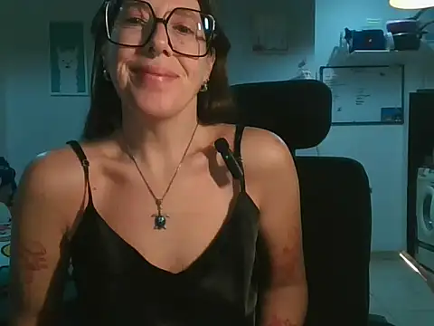 Snapshot of Calentandote chatting on 06.15.26 Calentandote online show from 06.15.26