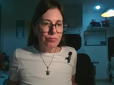 Snapshot of Calentandote chatting on 06.16.26 Calentandote online show from 06.16.26