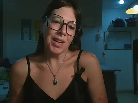 Snapshot of Calentandote chatting on 06.18.26 Calentandote online show from 06.18.26