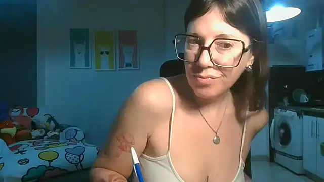 Snapshot of Calentandote chatting on 07.28.26 Calentandote online show from 07.28.26