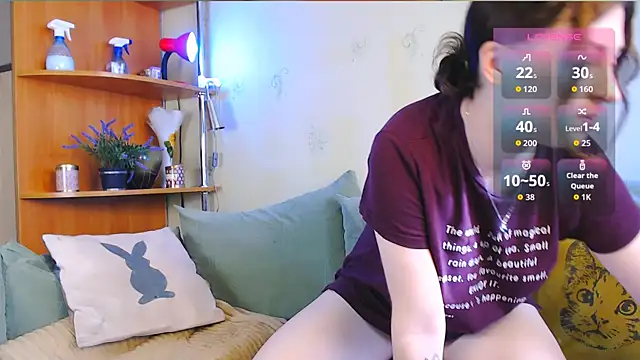 Caroline1995 online show from 10.28.25