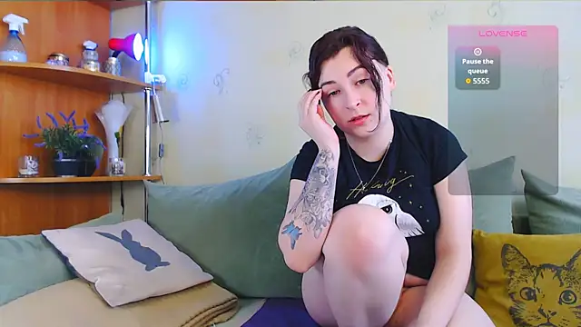 Caroline1995 online show from 11.25.25