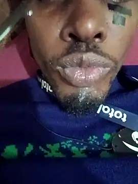 Snapshot of BlackD4uxo chatting on 10.17.25 BlackD4uxo online show from 10.17.25