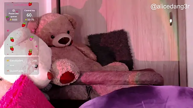 Snapshot of Alicedangerrr chatting on 03.23.25 Alicedangerrr online show from 03.23.25