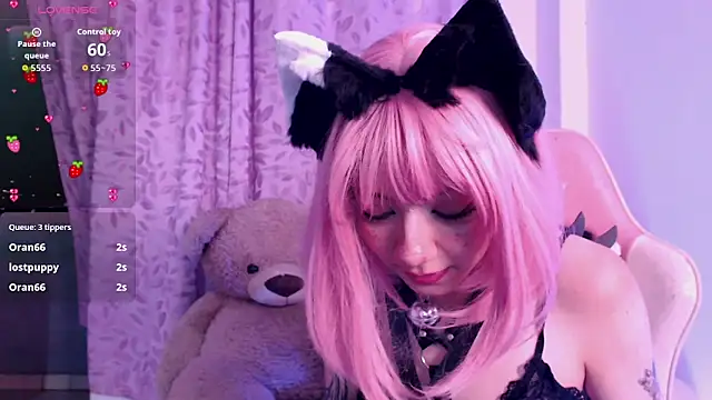 Snapshot of Alicedangerrr chatting on 09.13.25 Alicedangerrr online show from 09.13.25