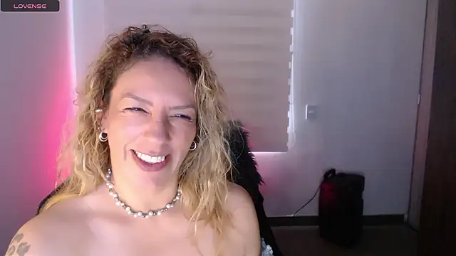 Snapshot of steisyhills chatting on 12.09.24 steisyhills online show from 12.09.24