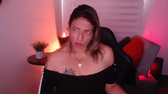 Snapshot of steisyhills chatting on 02.24.25 steisyhills online show from 02.24.25