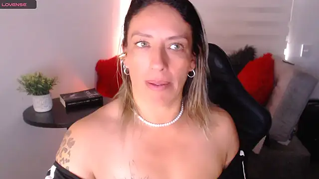 Snapshot of steisyhills chatting on 03.03.25 steisyhills online show from 03.03.25