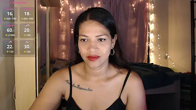 Snapshot of makennaa_ chatting on 10.20.25 makennaa online show from 10.20.25