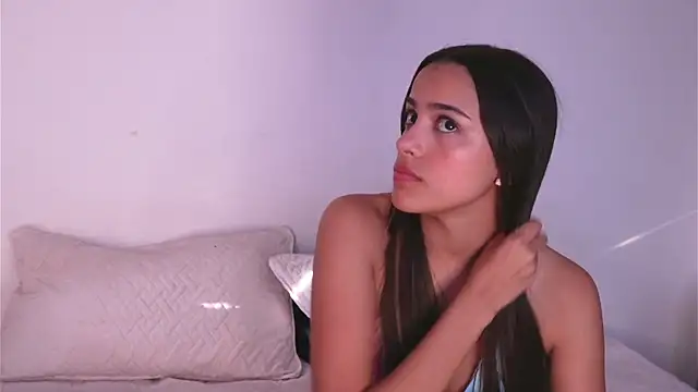 Snapshot of Nicky_and_Blake chatting on 12.13.24 Nicky and Blake online show from 12.13.24