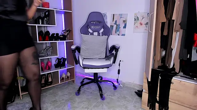 Snapshot of angelica_sparks chatting on 01.25.25 angelica sparks online show from 01.25.25