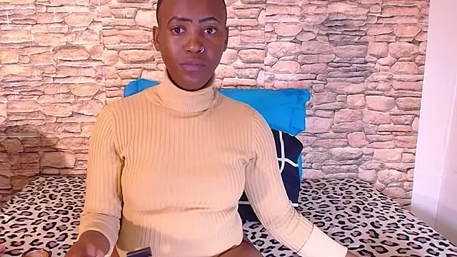 Snapshot of EbonyOlive69 chatting on 09.19.25 EbonyOlive69 online show from 09.19.25
