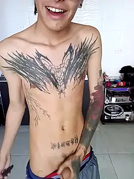 Snapshot of Cuervo_maniaco chatting on 12.19.24 Cuervo maniaco online show from 12.19.24