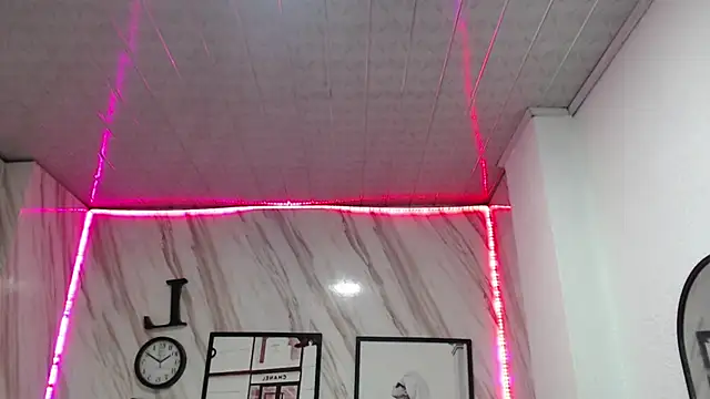 Snapshot of _samantha_b chatting on 12.17.24 samantha b online show from 12.17.24