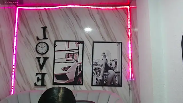 Snapshot of _samantha_b chatting on 12.19.24 samantha b online show from 12.19.24