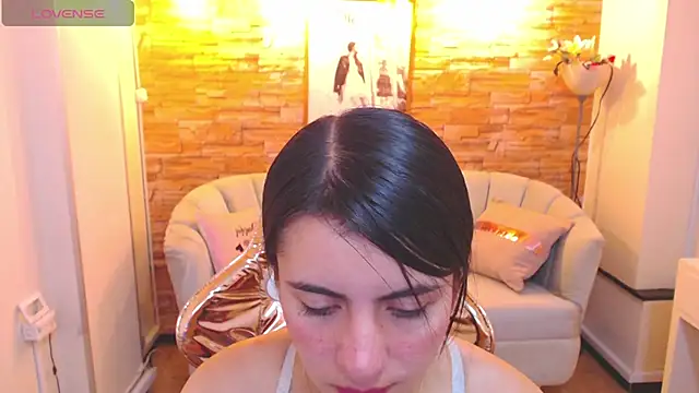 Snapshot of _samantha_b chatting on 12.22.24 samantha b online show from 12.22.24