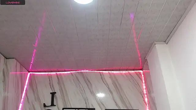 Snapshot of _samantha_b chatting on 12.26.24 samantha b online show from 12.26.24